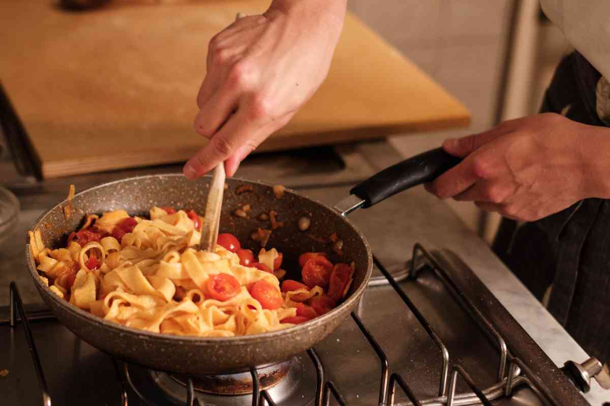 How Long Can Cook Pasta Sit Out? (Best Guide)