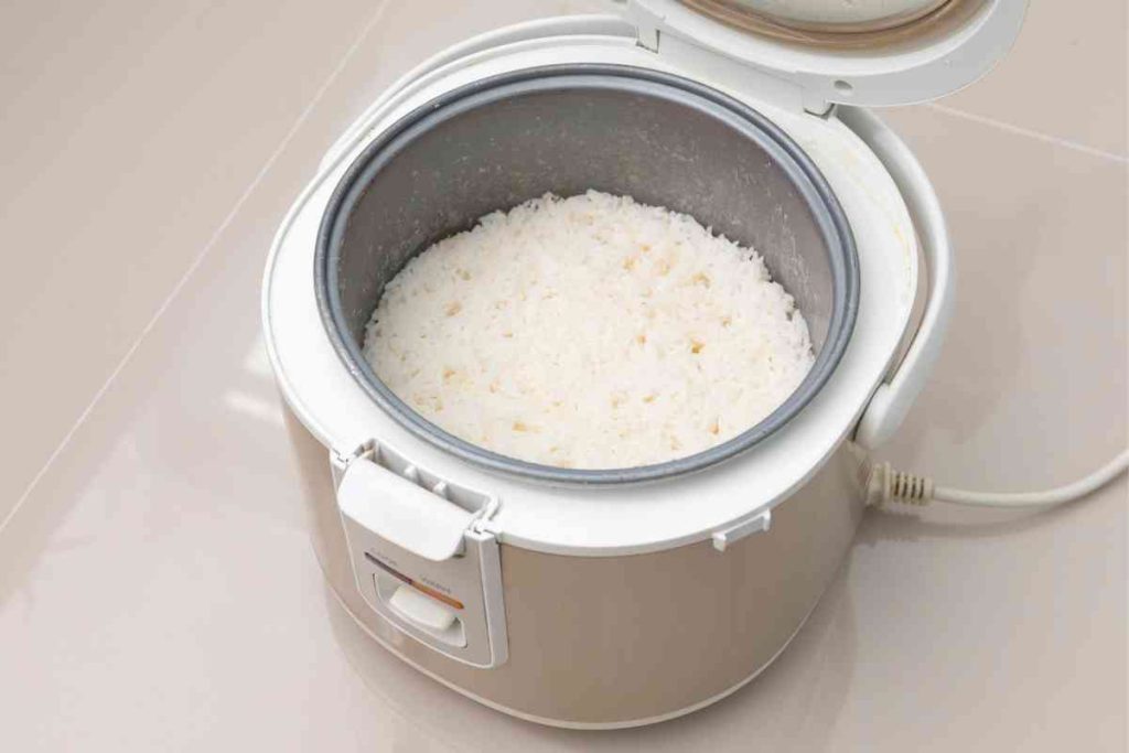How To Reheat Sticky Rice (5 Best Options)