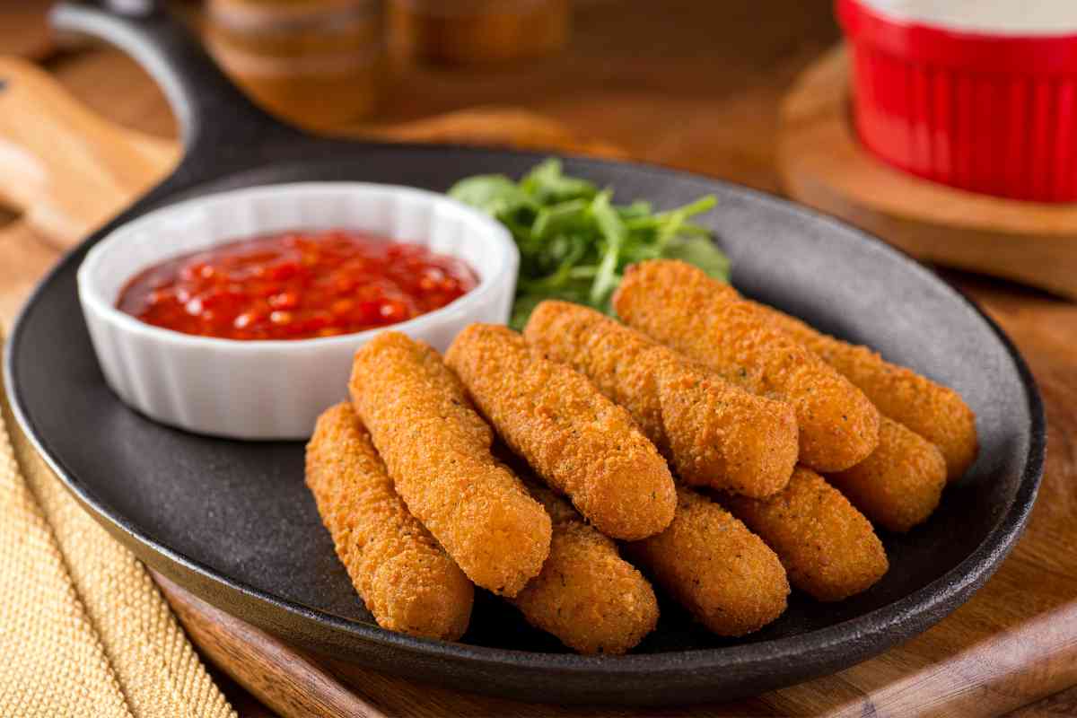 How to Reheat Mozzarella Sticks